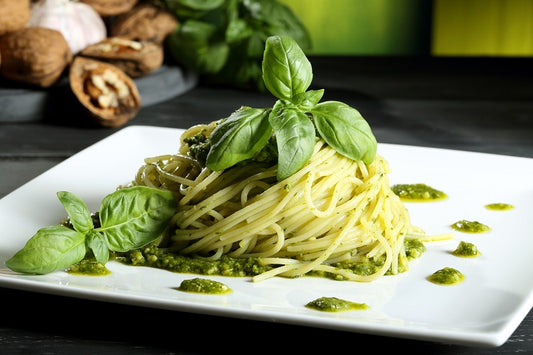 Spaghetti integrali al pesto di zucchine