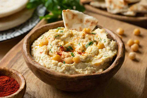 HUMMUS DI CECI CON LIEVITO IN SCAGLIE